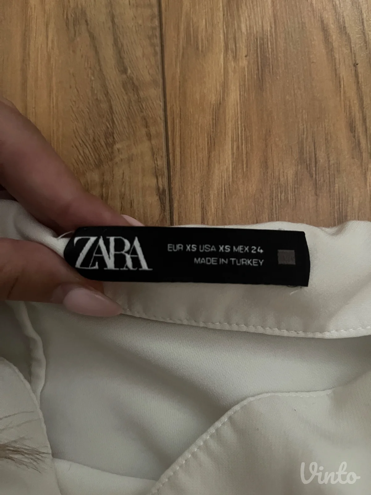 Zara bela suknja