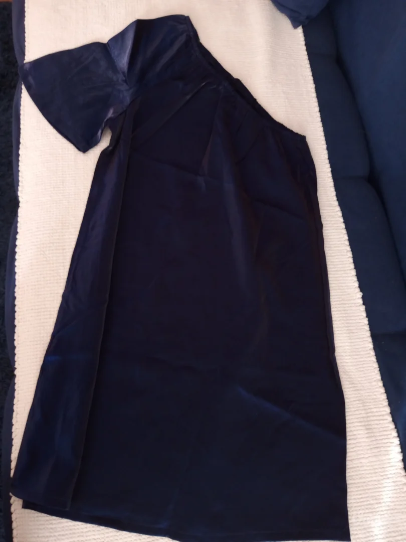 Elegantna asimetrična haljina