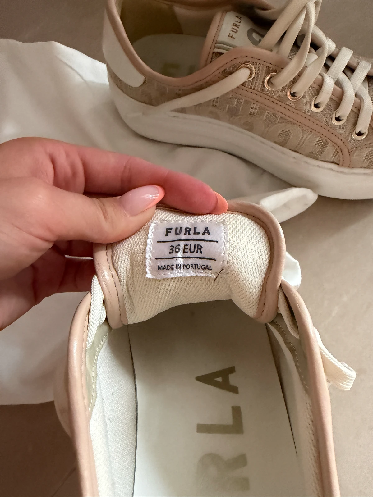 Furla patike