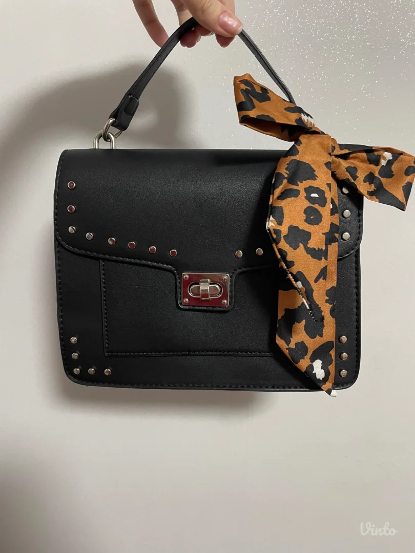 Stradivarius torbica