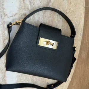 Mona Love Letters crna torbica