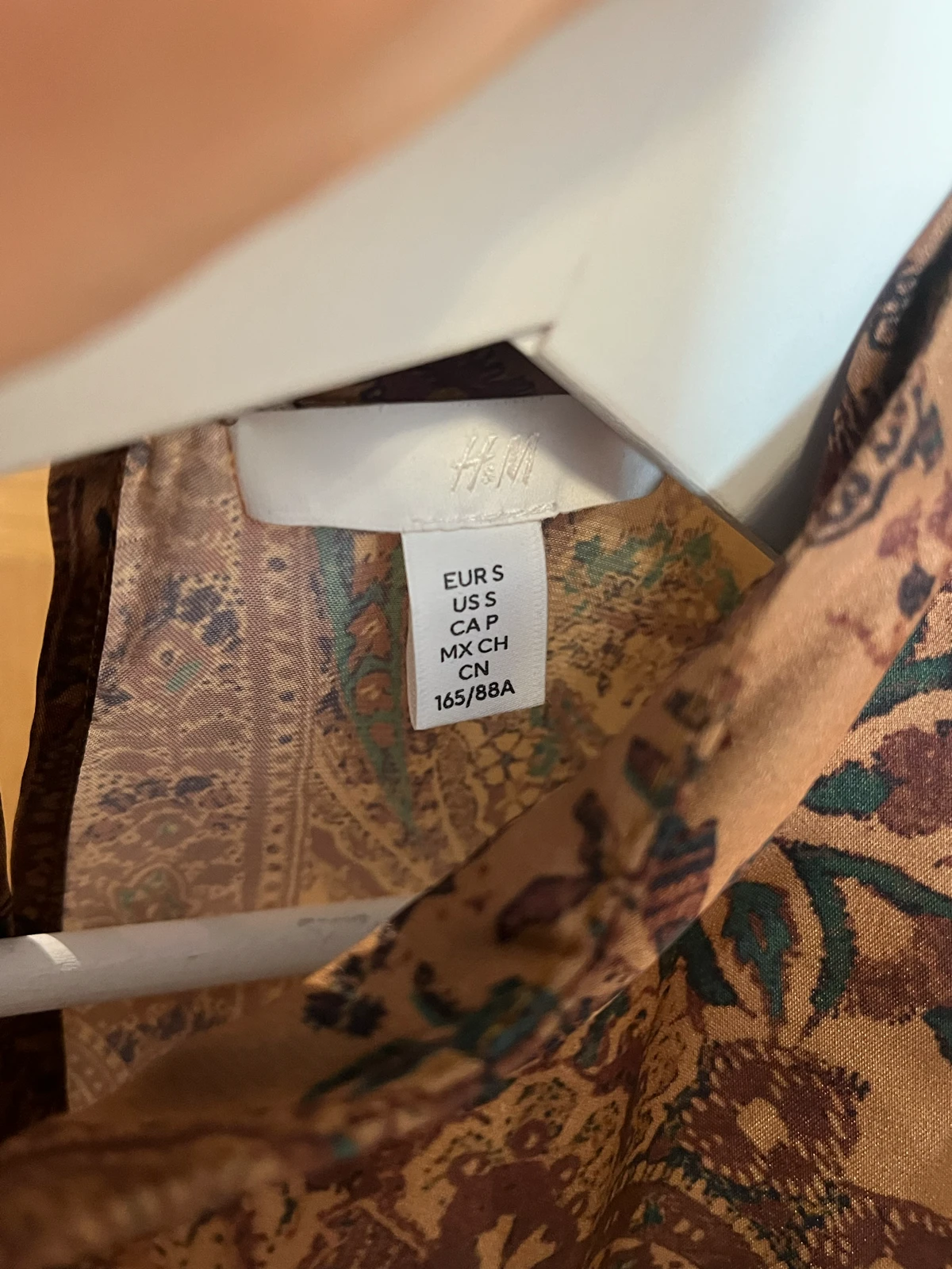 H&M bluza sa naramenicama