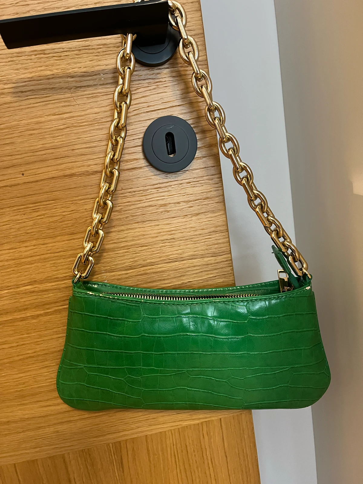 Zara mini torbica “krokodiska koza”