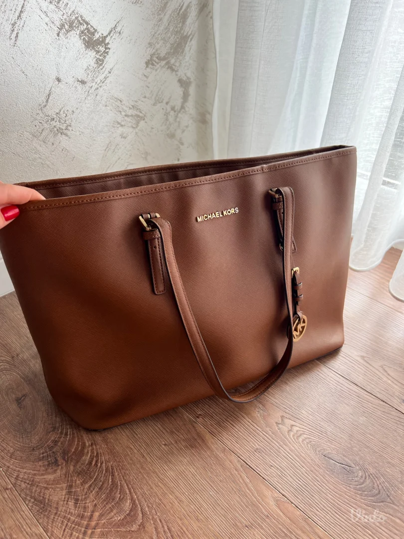 Michael Kors Jet Set Bag