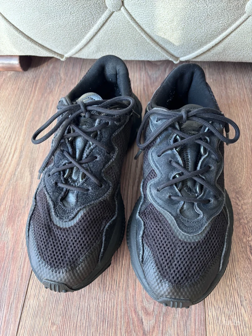 Adidas Ozweego crne patike