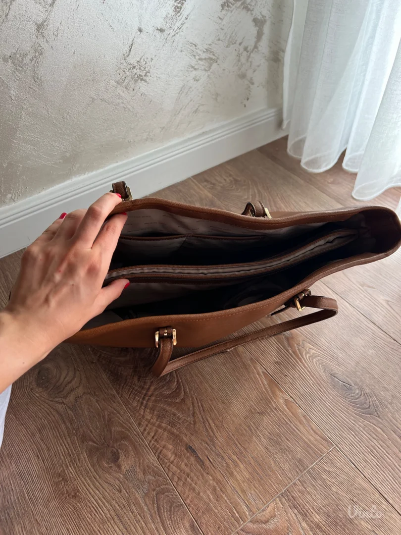 Michael Kors Jet Set Bag