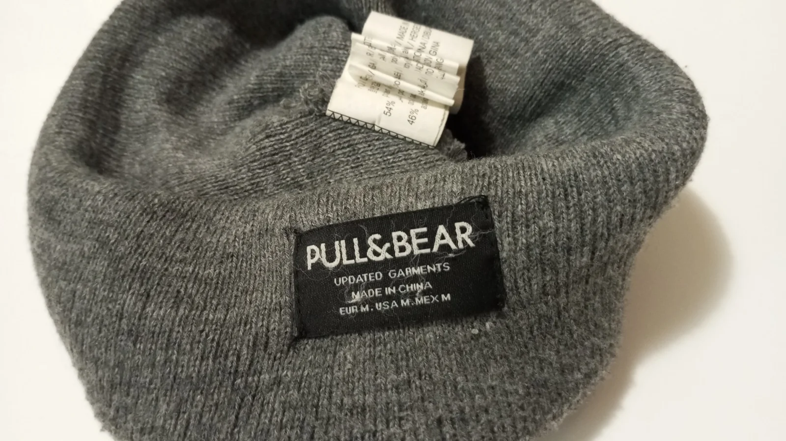 PULL&BEAR siva kapa unisex