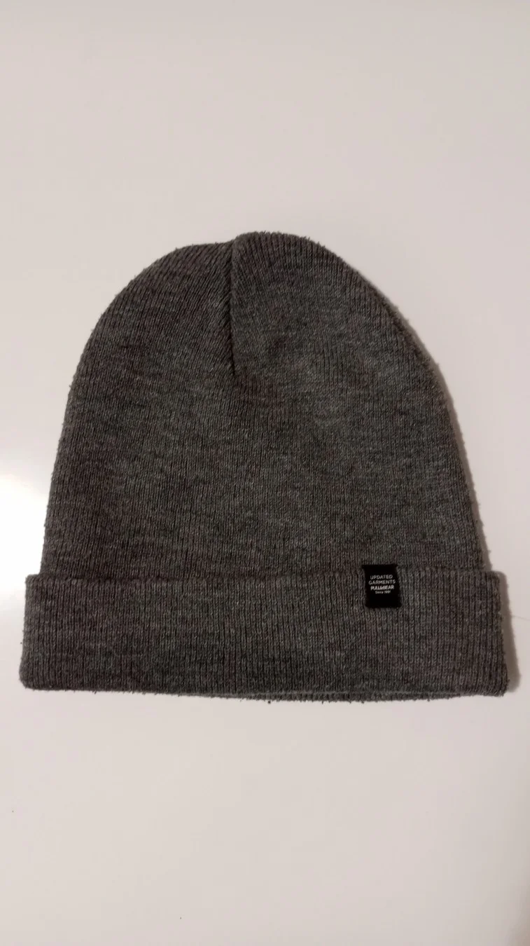 PULL&BEAR siva kapa unisex