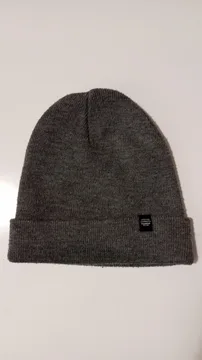 PULL&BEAR siva kapa unisex