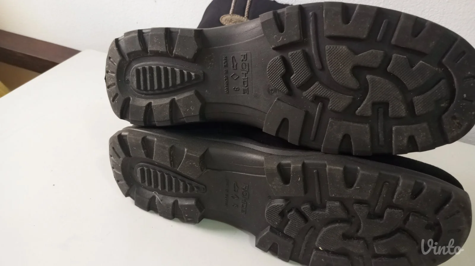 cizme vodootporne postavljene vunom vel 40 NOVO