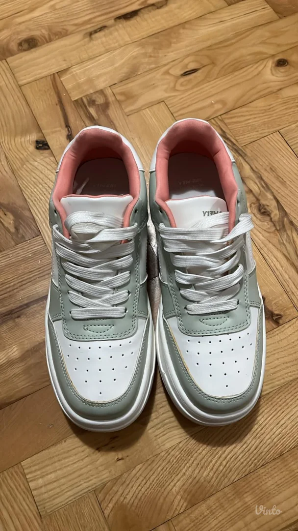 Bershka patike, 38, KAO NOVE