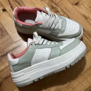 Bershka patike, 38, KAO NOVE