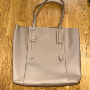 Zara tote torba