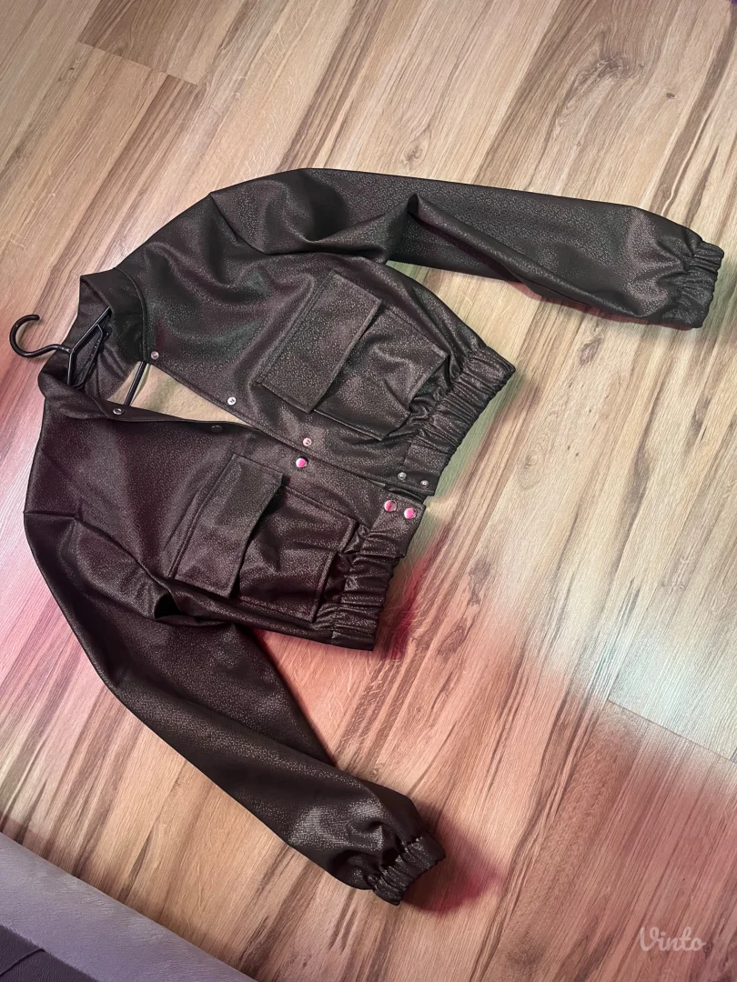 Maslinasto zelena bomberka jakna