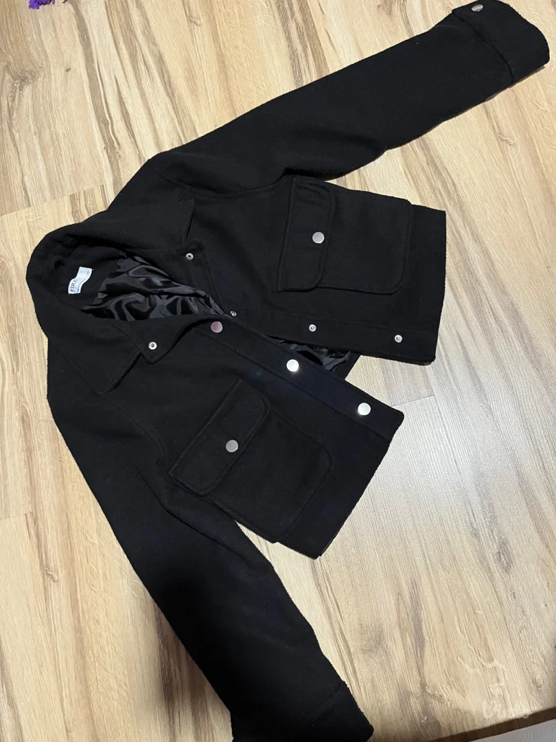 Kraći crni kaput/jakna