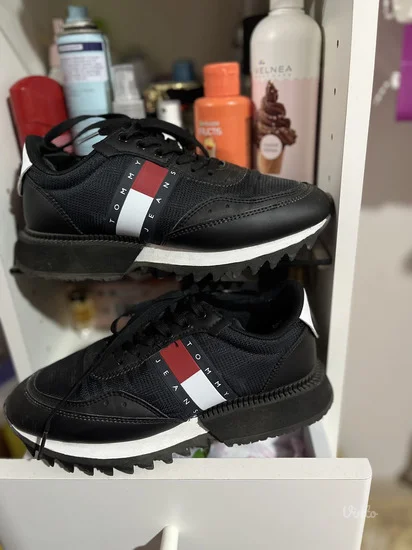 Tommy Hilfiger patike