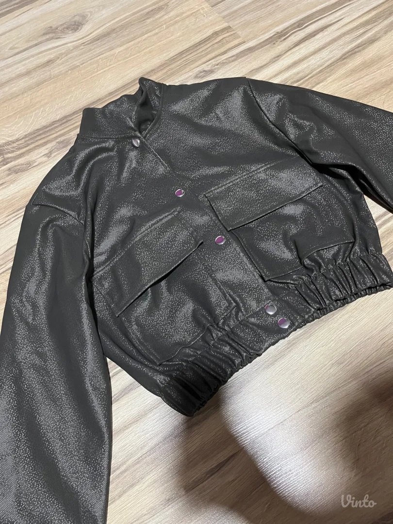 Maslinasto zelena bomberka jakna