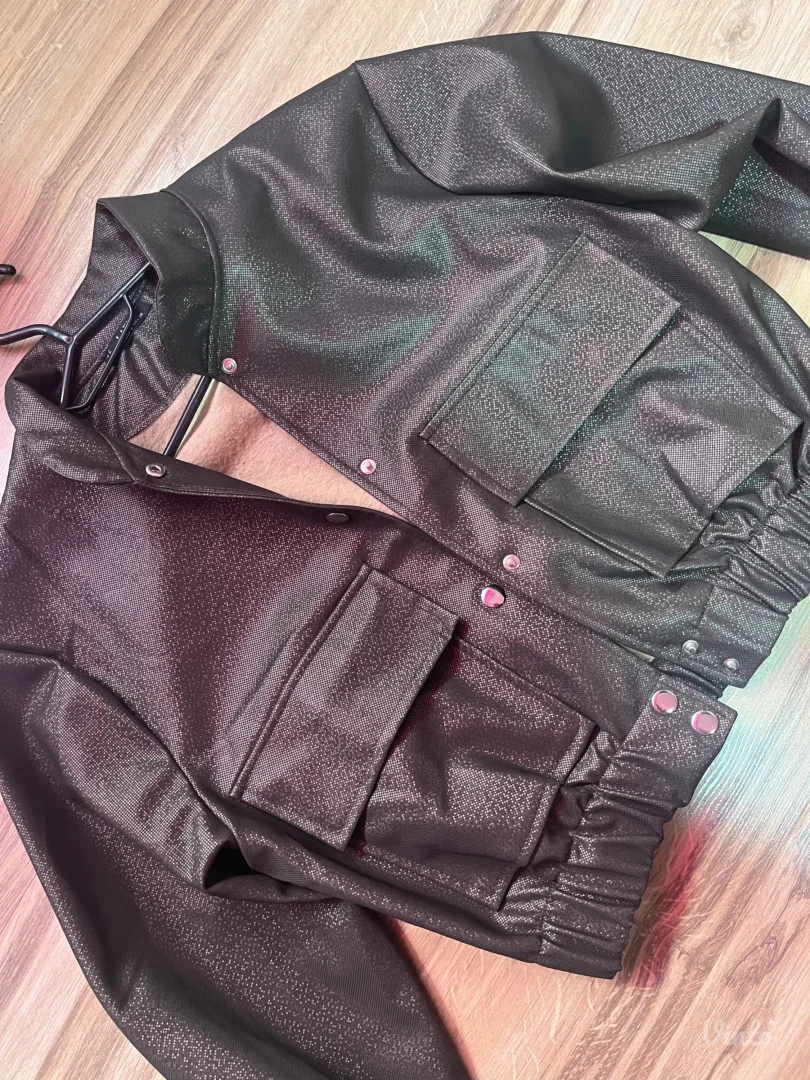 Maslinasto zelena bomberka jakna