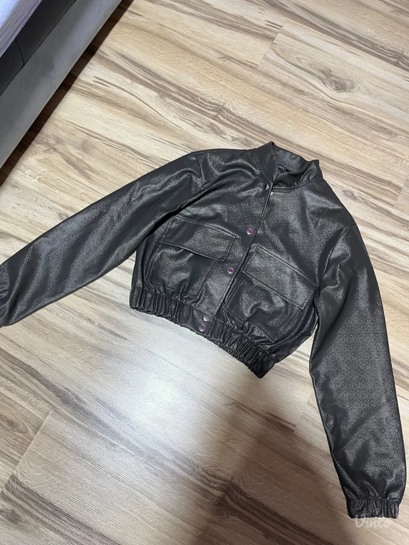 Maslinasto zelena bomberka jakna