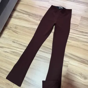 Zara braon pantalone sa prorezima