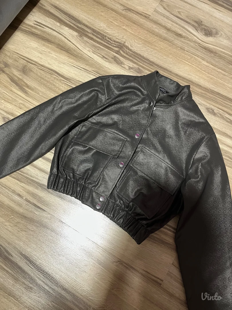 Maslinasto zelena bomberka jakna