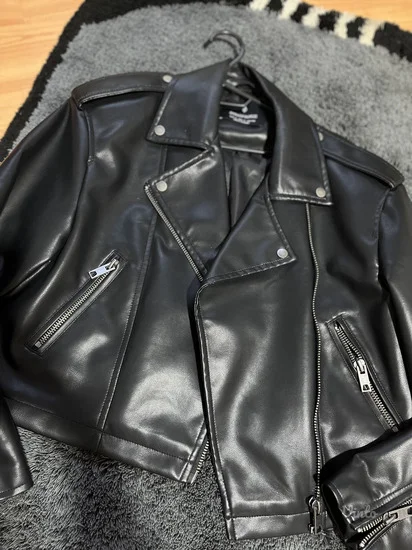 Stradivarius kozna jakna