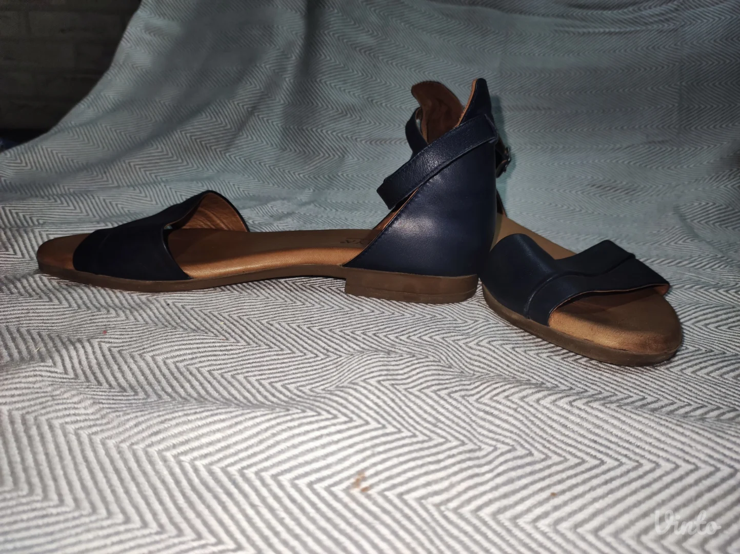 Kožne ravne sandale