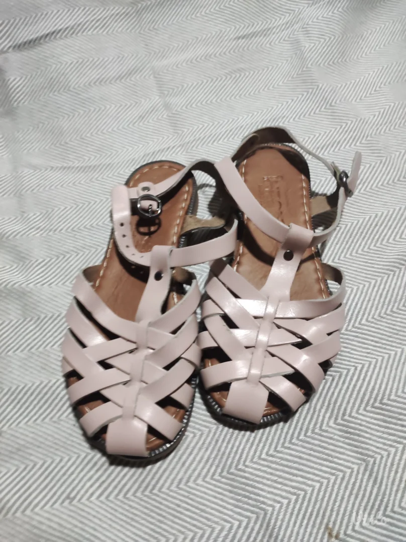 Kožne ravne sandale