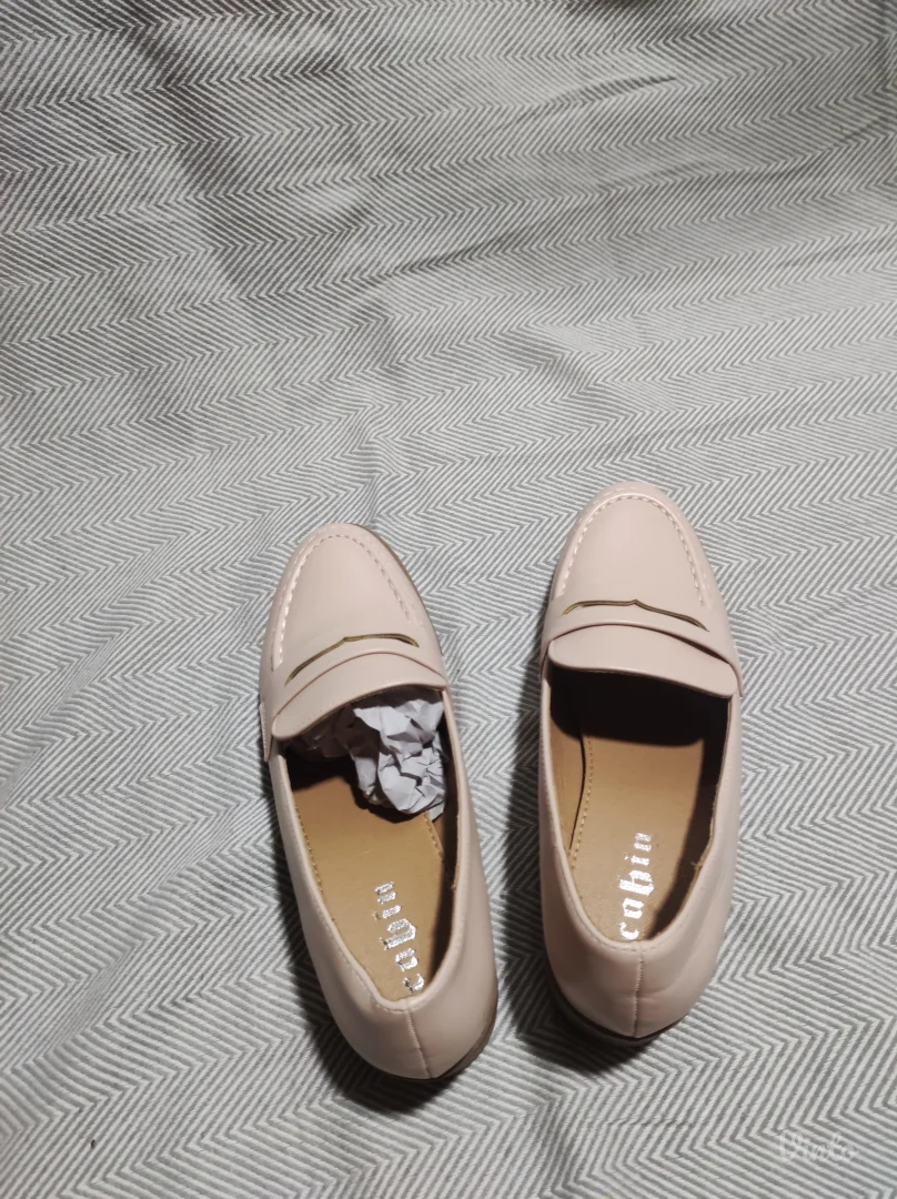 Roze cipele mokasine