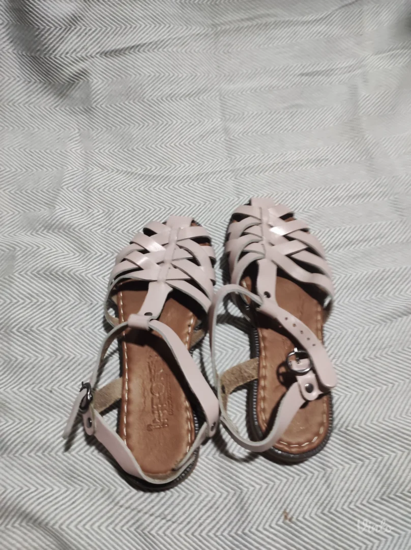 Kožne ravne sandale