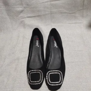 Crne elegantne baletanke