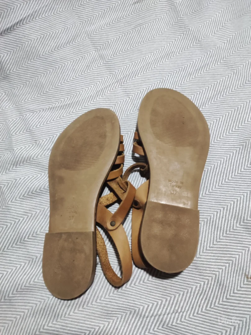 Ravne sandale rimljanke