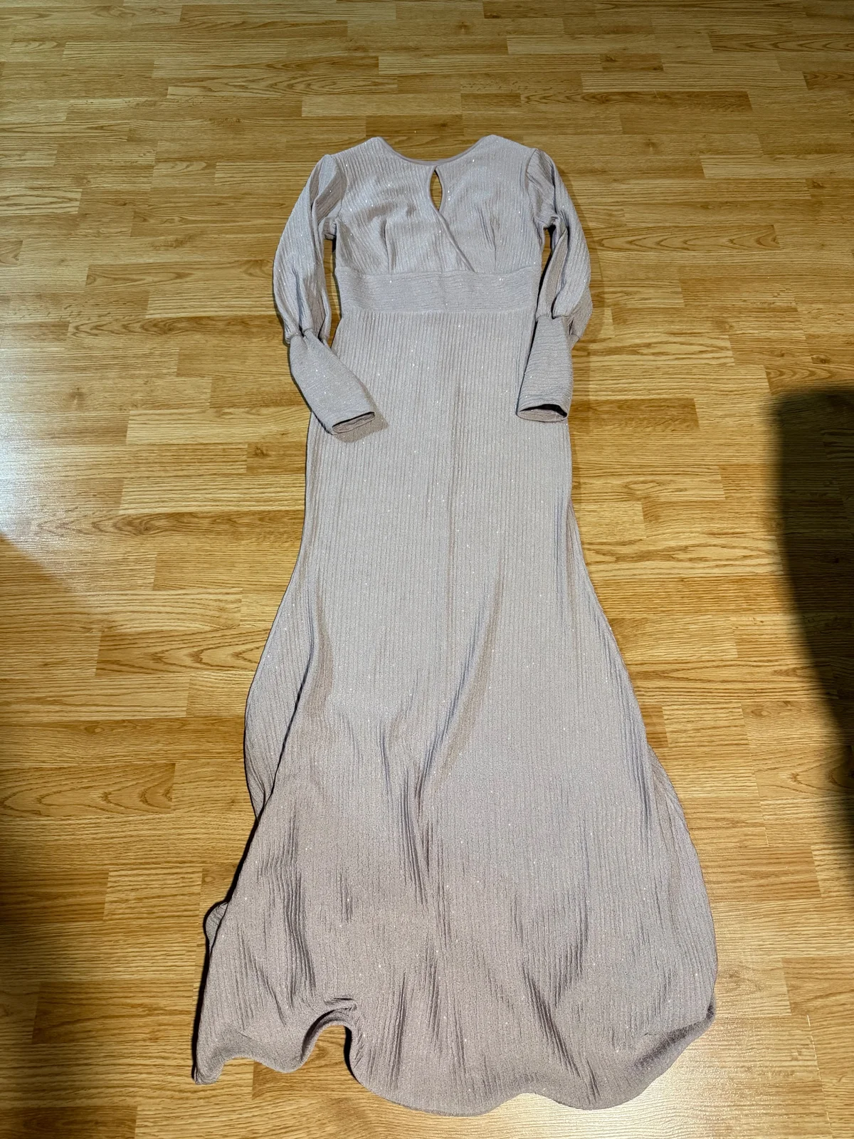 Nova elegantna haljina