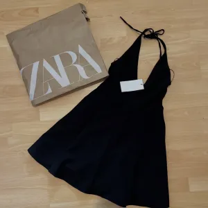 Zara-crna haljina