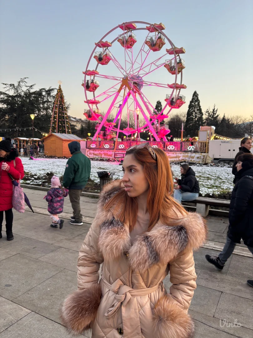 Duga jakna sa prirodnim krznom S