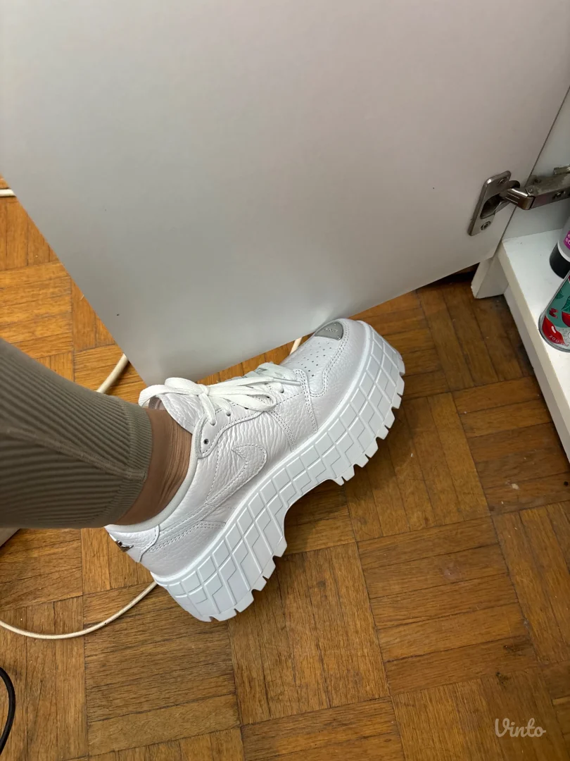 Nike Air Jordan Low 1 patike original 38