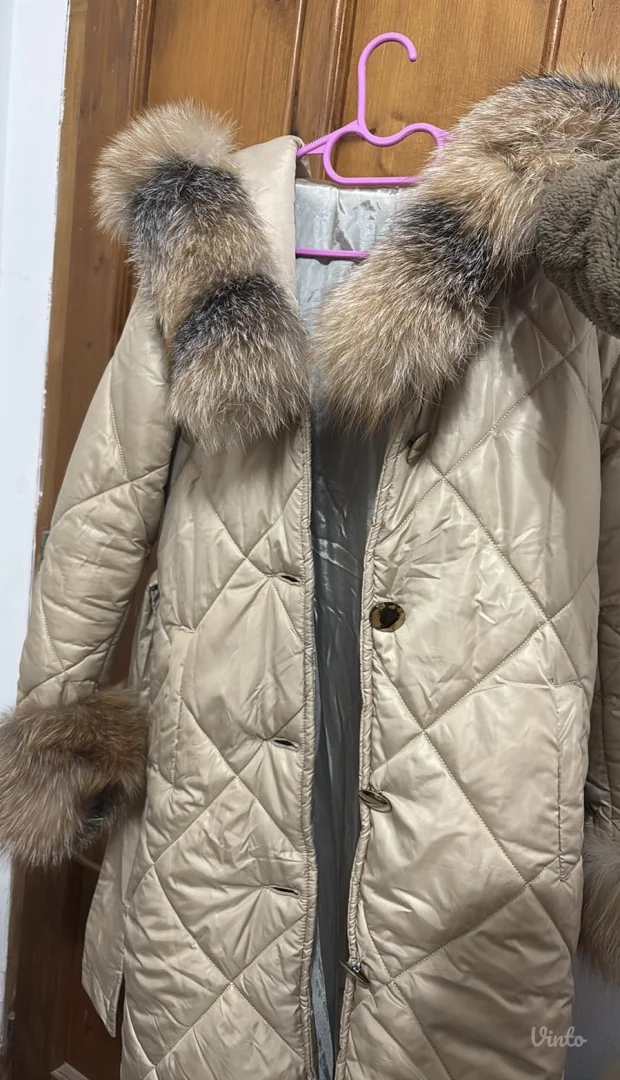 Duga jakna sa prirodnim krznom S