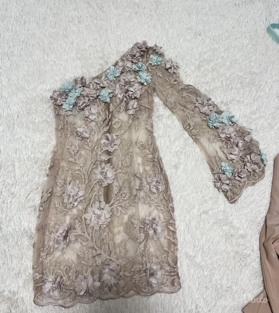 Haljina sa 3D cvetovima