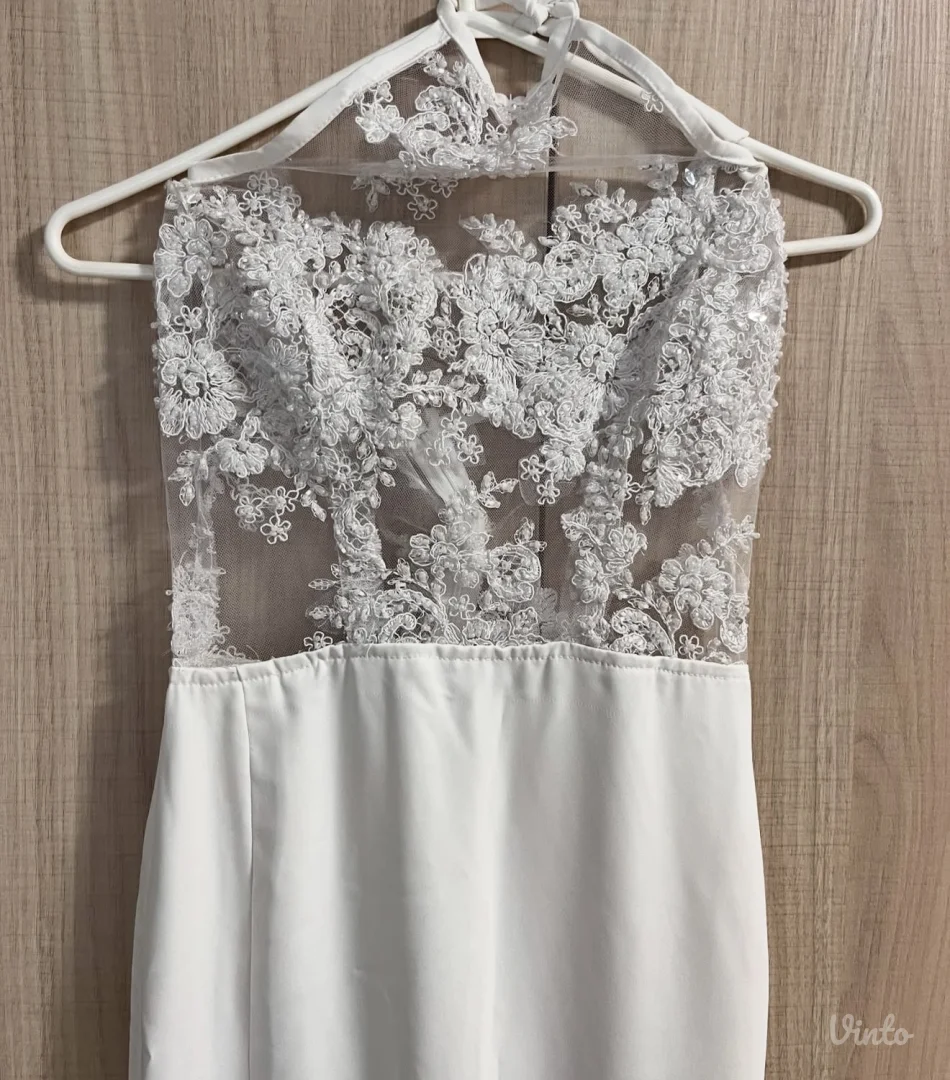 Bela haljine sa šlicem napred