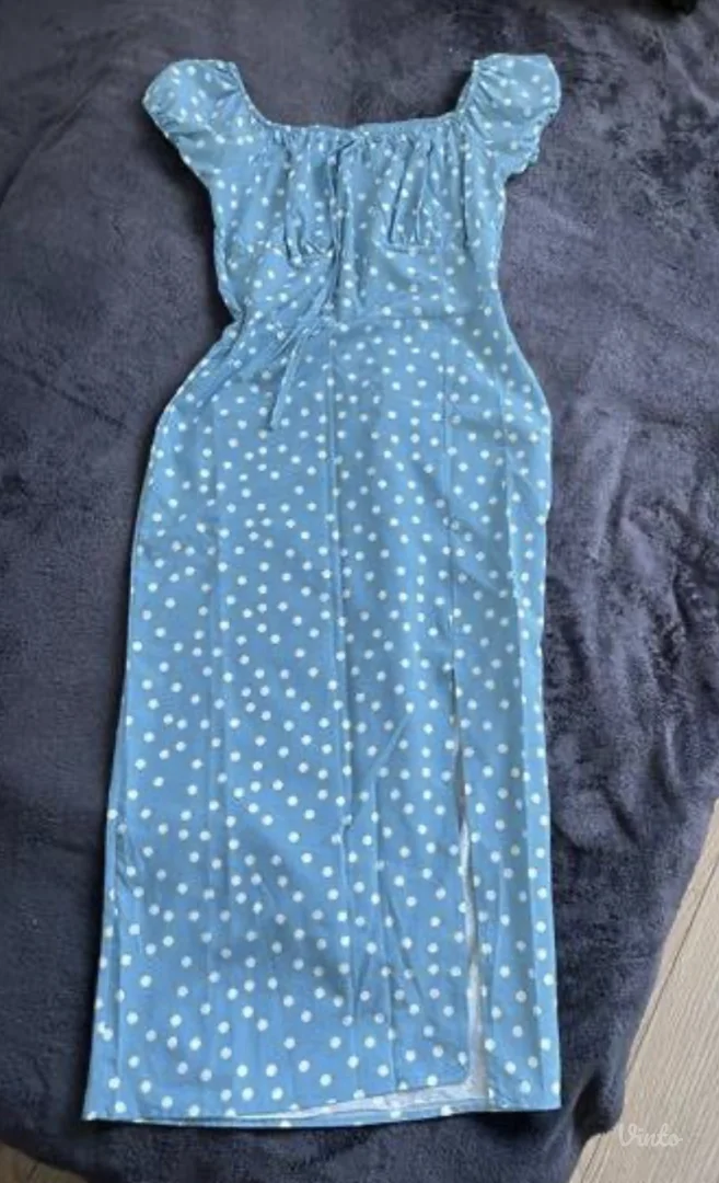 Plava haljina na tufne