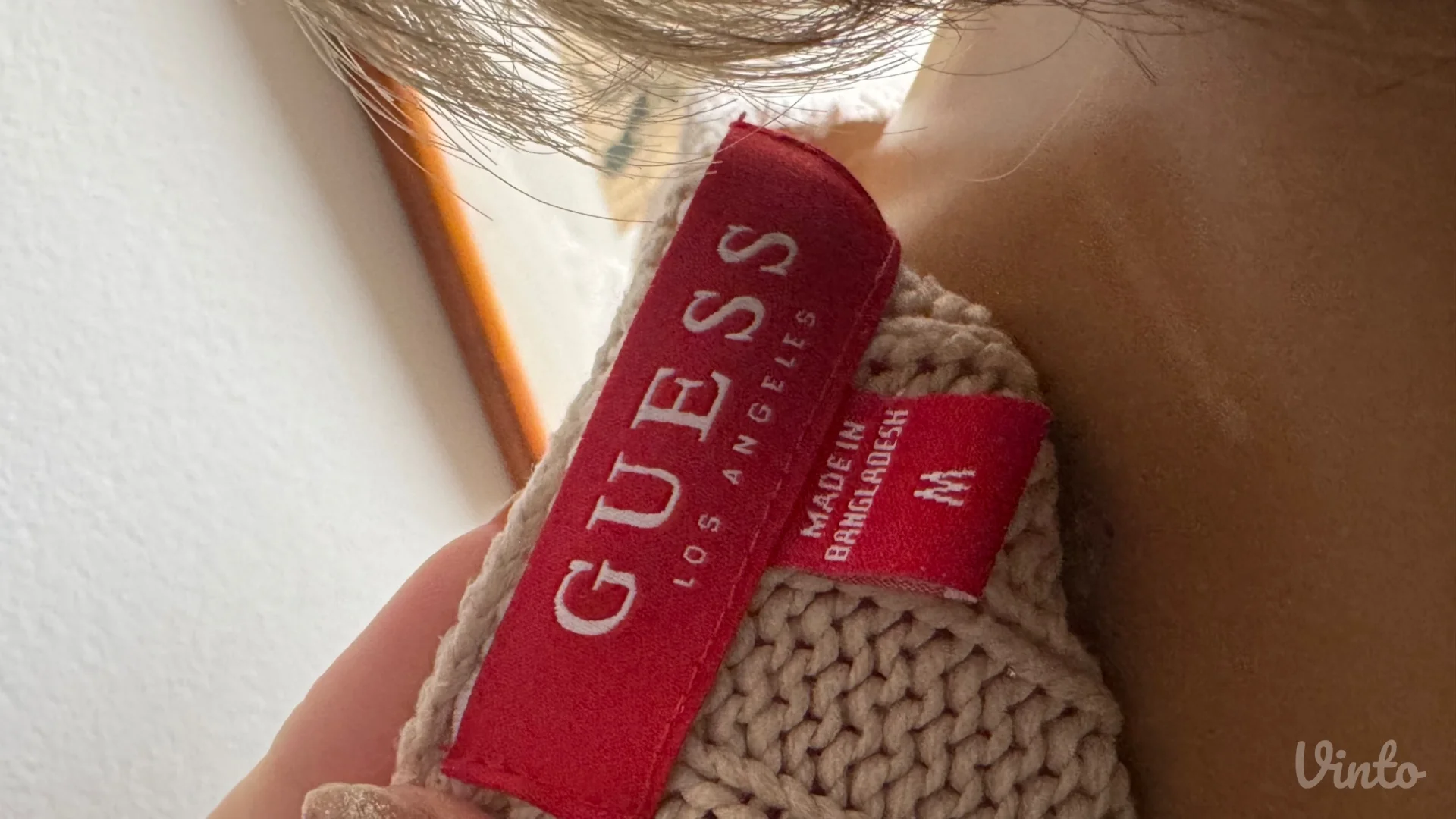 Ženstven Guess džemper veličina M