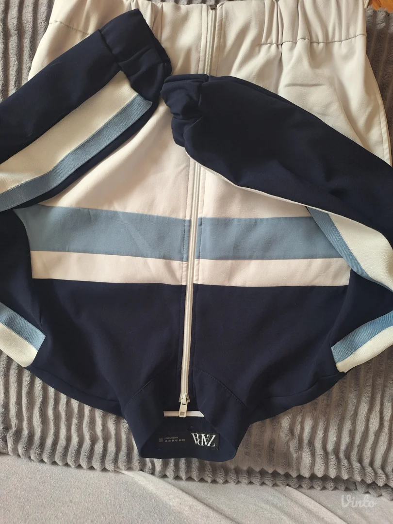 Dukserica na zakopcavanje Zara