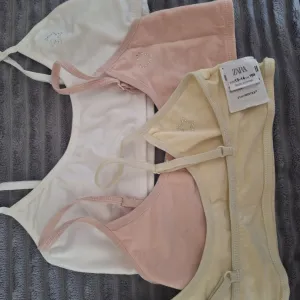 Topovi za devojcice Zara