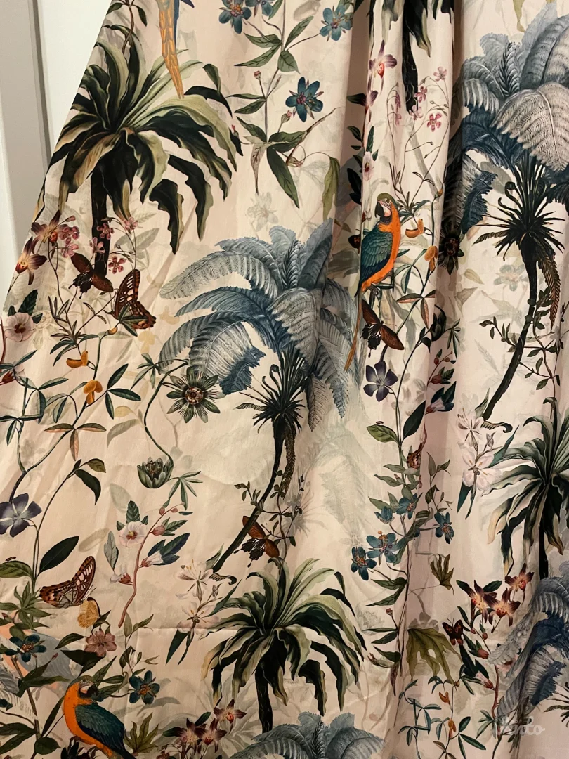 Prelepa duga cvetna haljina