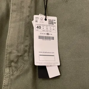 NOVE Stradivarius pantalone 40