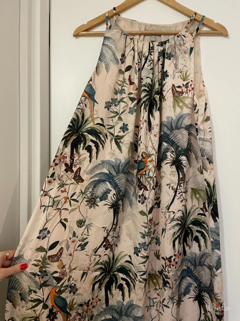 Prelepa duga cvetna haljina