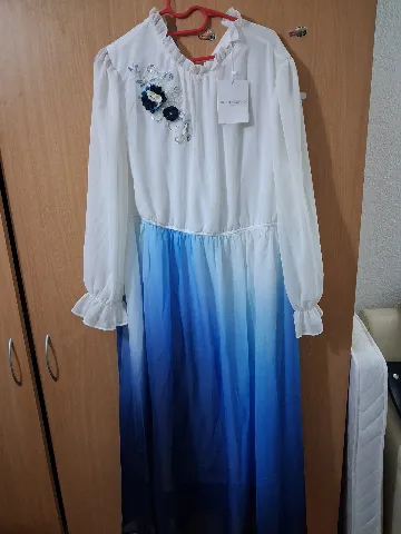 Haljina duga bela sa cveticima