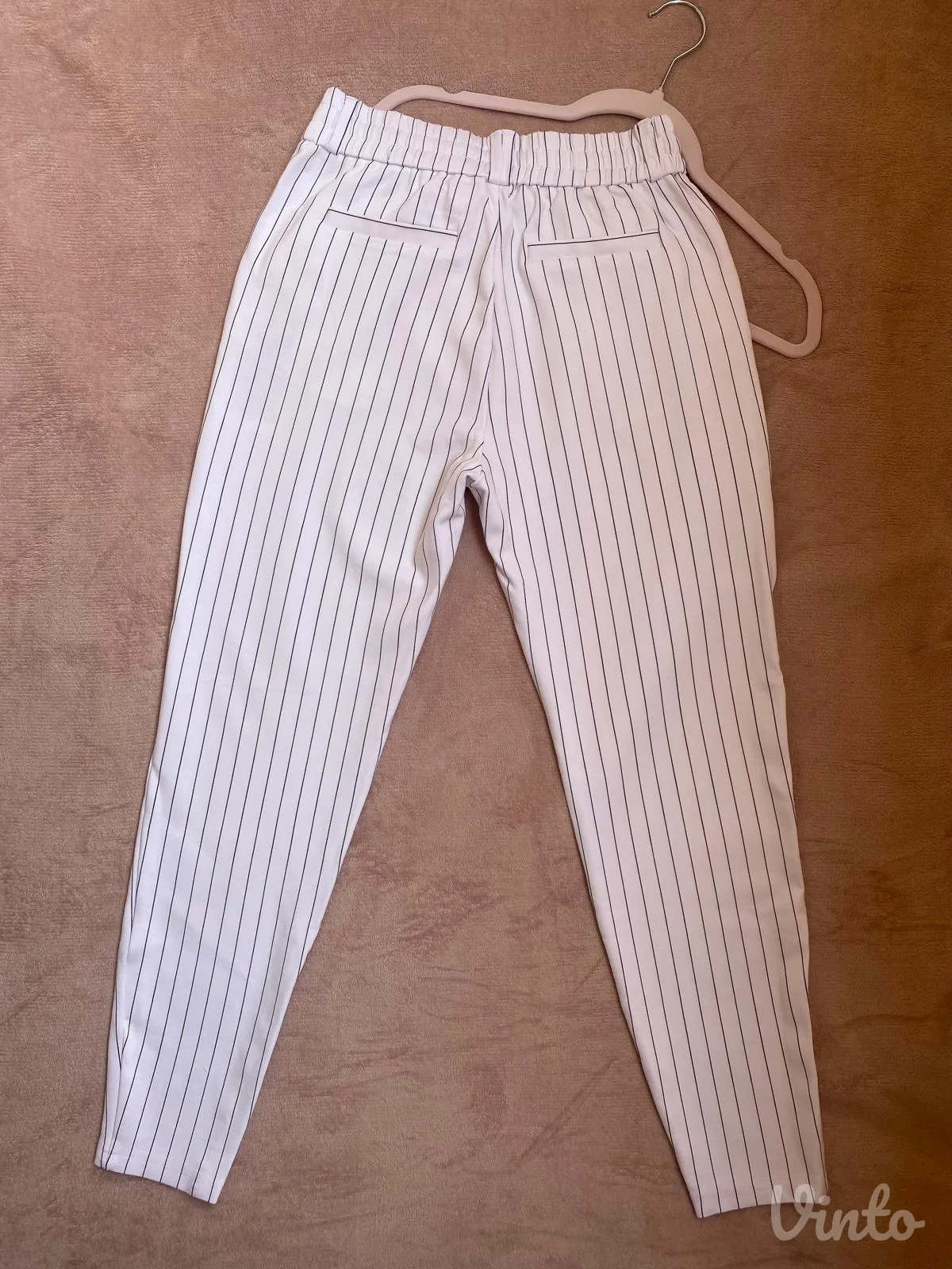 Ženske bele pantalone
