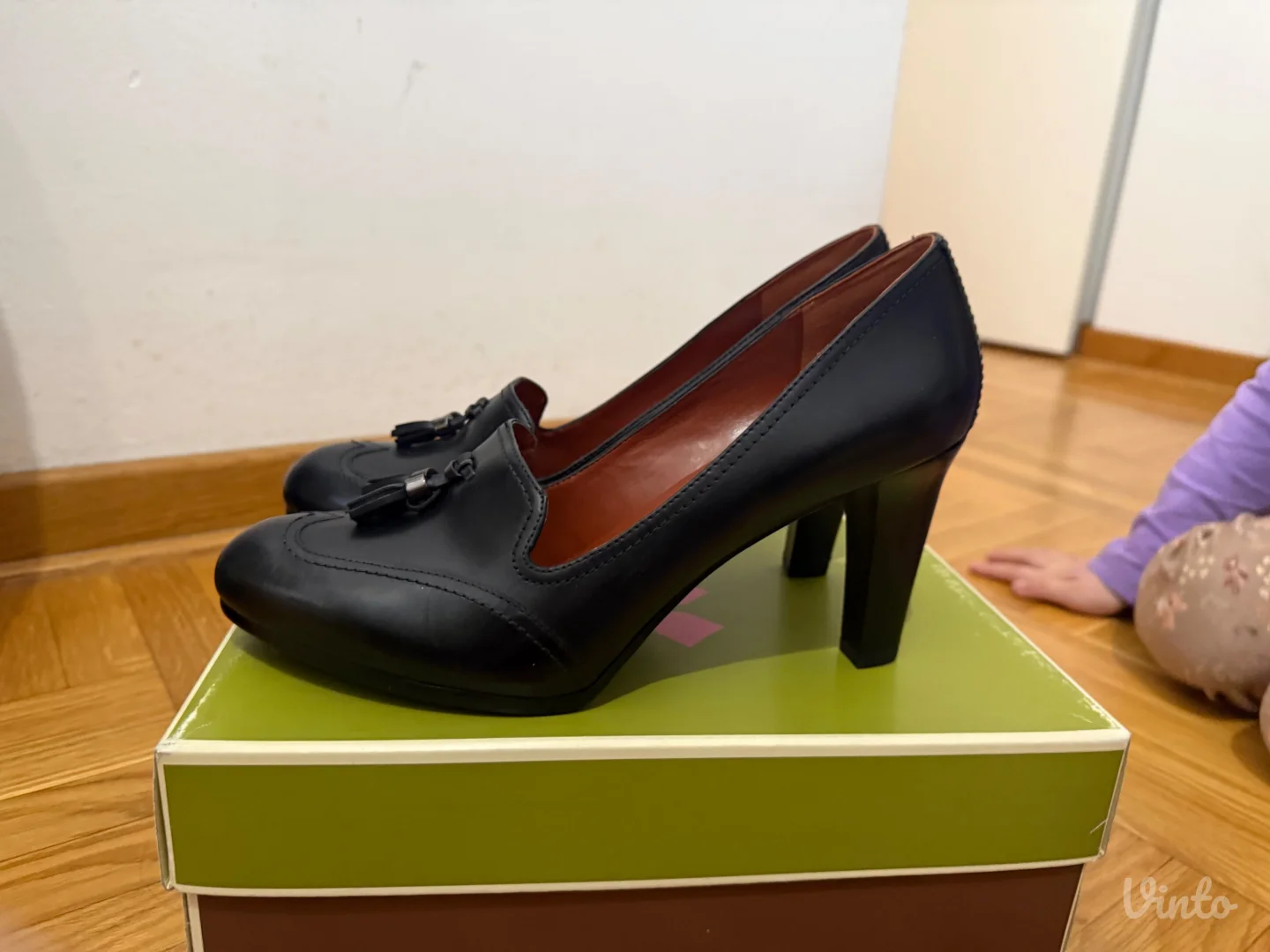 Naturalizer- crne ženske kožne cipele na štiklu 41