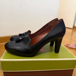 Naturalizer- crne ženske kožne cipele na štiklu 41